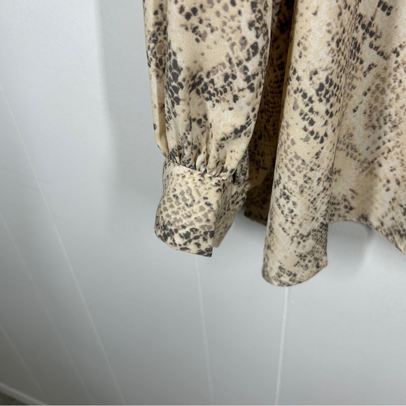 Ava & Viv Snakeskin Animal Print Cream Mobwife Long Sleeve Blouse 2X - Picture 4 of 6